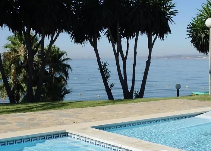 Apartman Boulevard 305 *