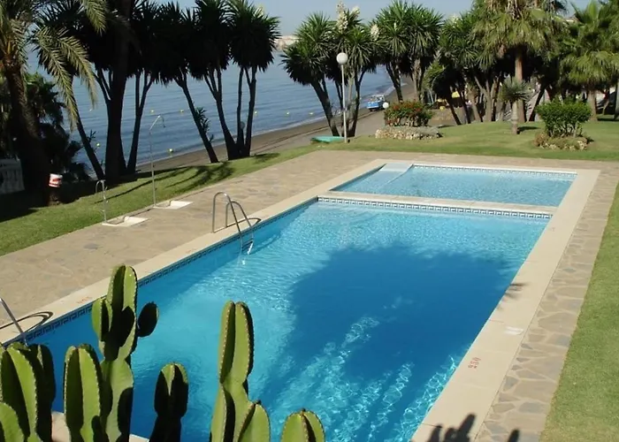 Apartman Boulevard 305 *