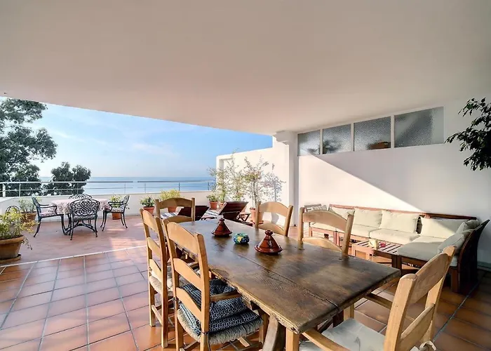 Boulevard 305 * Estepona